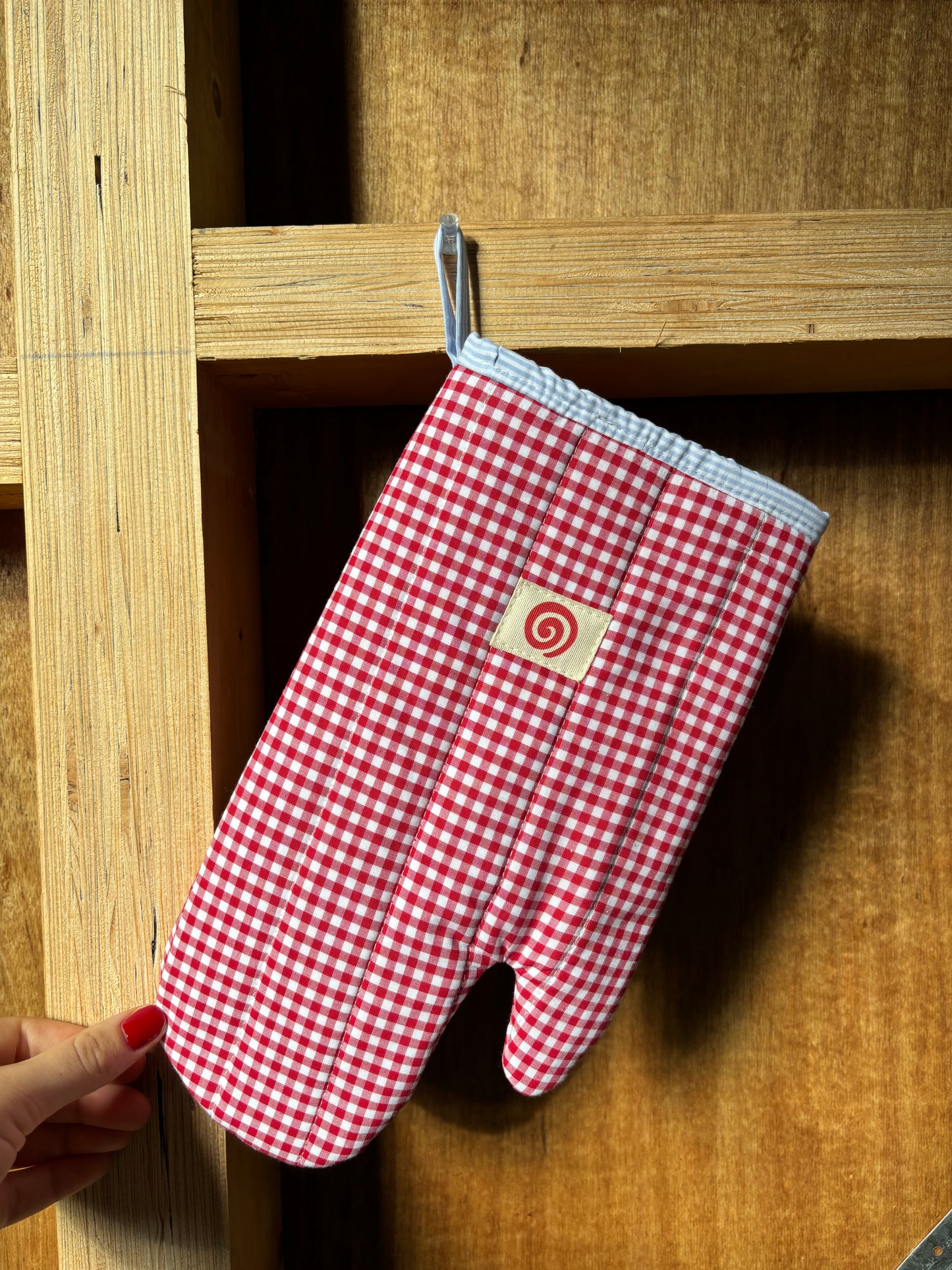 Red Gingham Quilted Oven Mitt